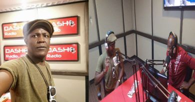 Simon Ngaka à la radio Dash Media