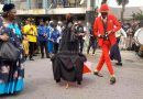 Les sapeurs en action au obsèques d'Ekambi Brillant