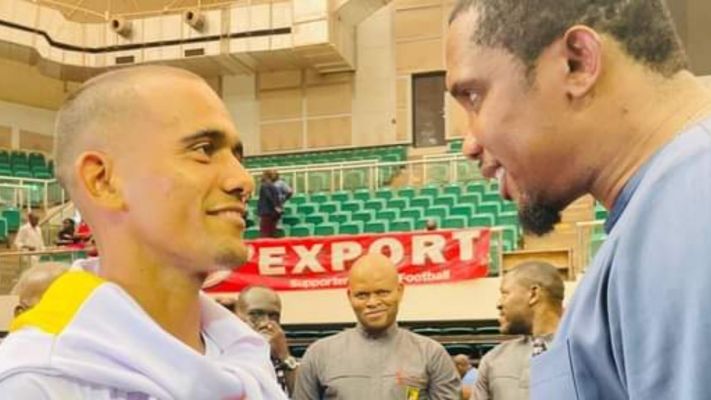 Samuel Eto'o et Wilfried Nathan Douala au Palais des sports de Yaoundé le 29 décembre 2023
